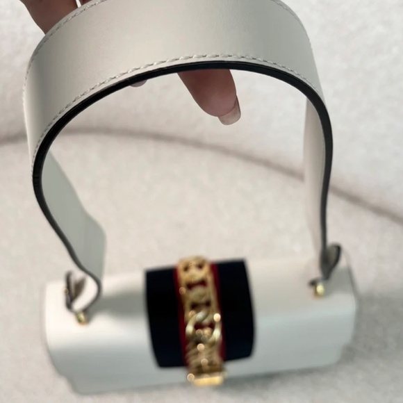 Authentic Gucci Small Sylvie Shoulder Bag White - Picture 11 of 15